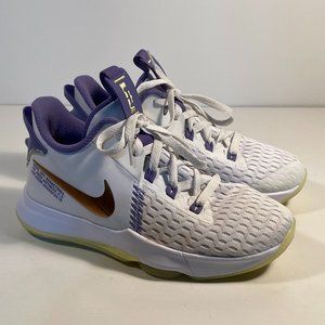 Nike Lebron Witness V 5 (CT4629-102) Sneakers Women Size 7 (5.5 Y)